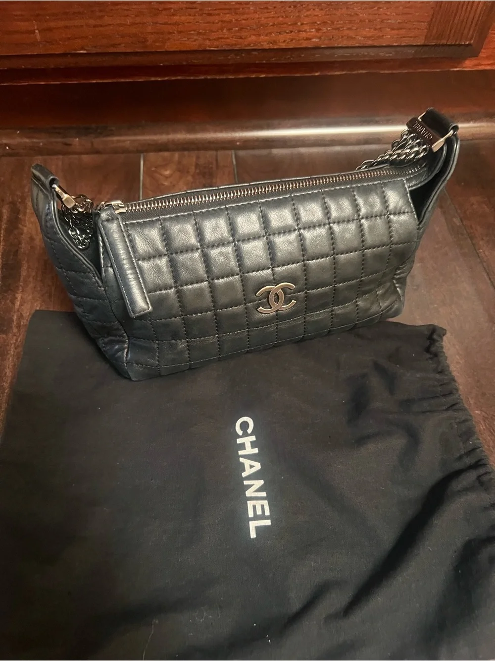 CHANEL Black Quilted Leather Shoulder Bag with Chain Strap and CC Logo